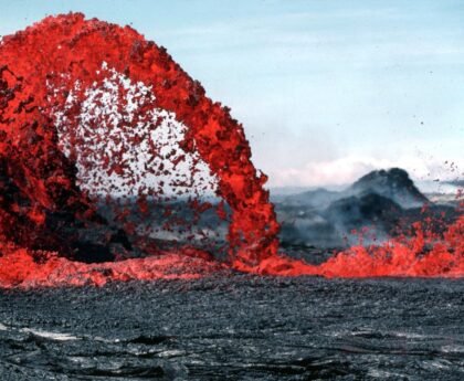 lava-magma-volcanic-eruption-glow-73830-73830.jpg