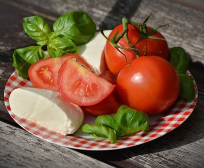 celebrity tomato characteristics