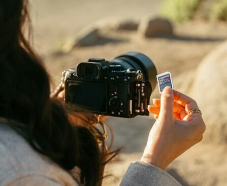 The Rise of Micro-Tutorials: Learning Anything in Under a Minute