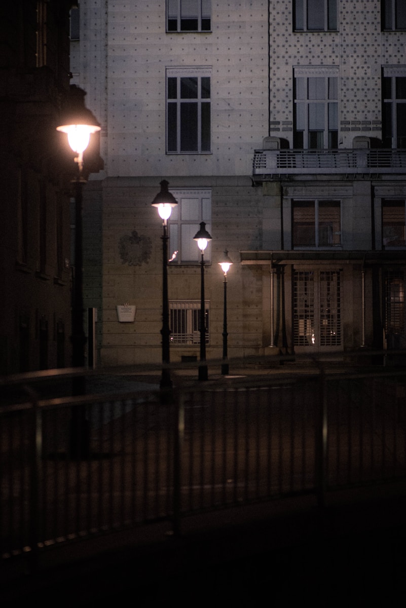 The Case of the Whitechapel Vampire (2002)