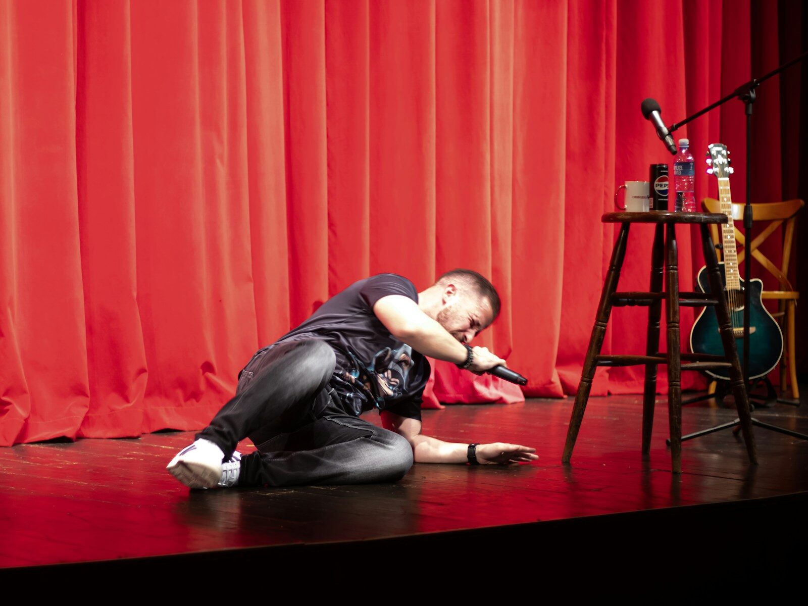 How to Do Standup Comedy (Even If You Feel Nervous)